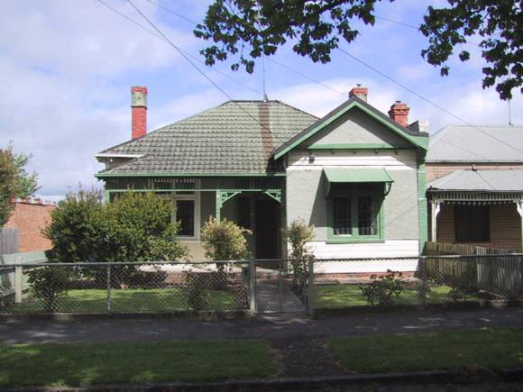 26 Ascot Street South