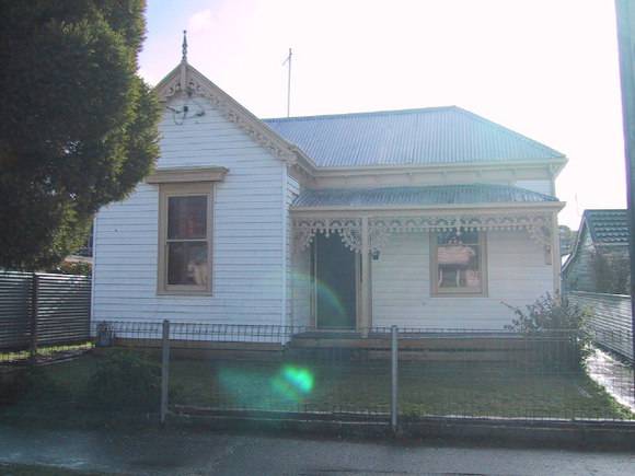 235 Humffray Street North