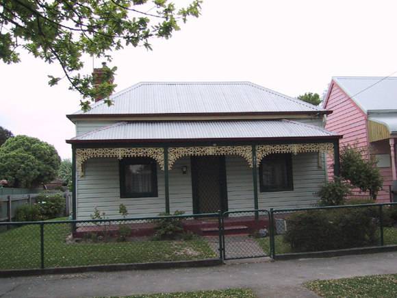 907 Eyre Street