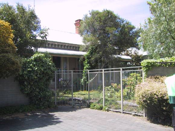 107 Ascot Street South