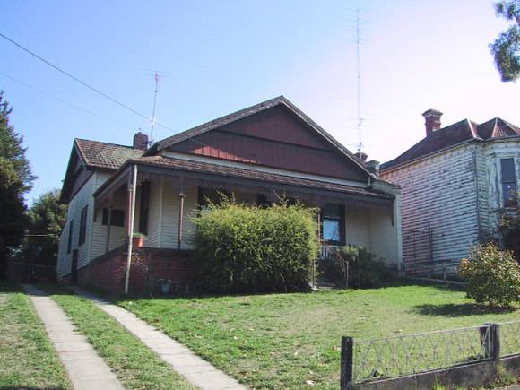 403 Peel Street North