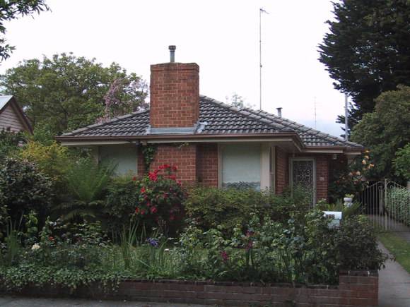 608 Ascot Street South