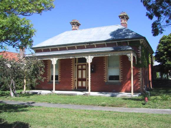 602 Talbot Street South