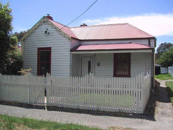 513 Drummond Street South