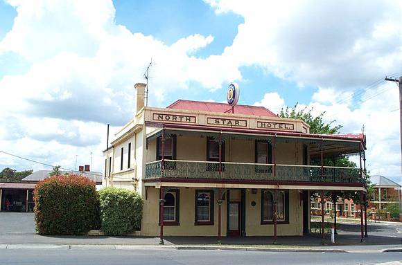 302 Lydiard Street North