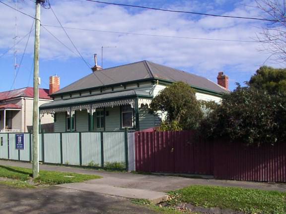 302 Cobden Street
