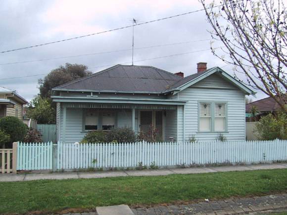 318 Ripon Street South