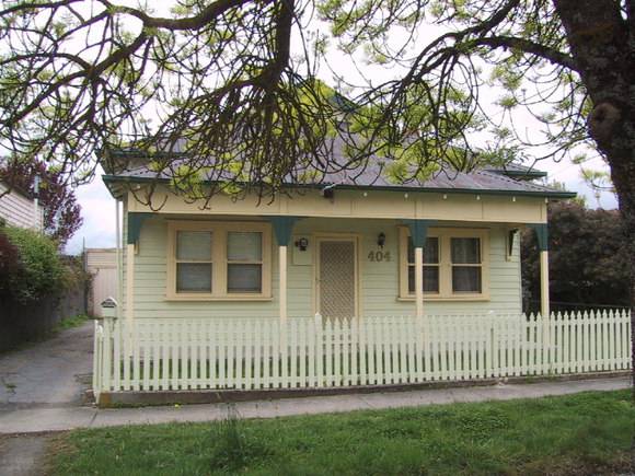 404 Ripon Street South