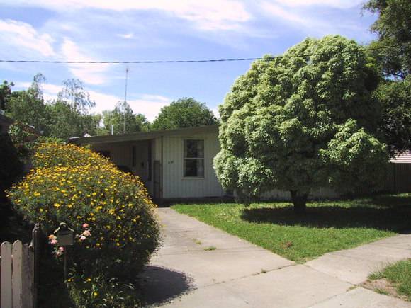 603 Drummond Street South