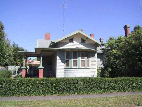 132 Raglan Street South