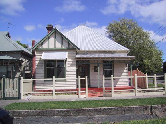 8 Ripon Street South