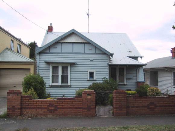 105 Drummond Street South