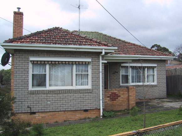 2 Queen Street North