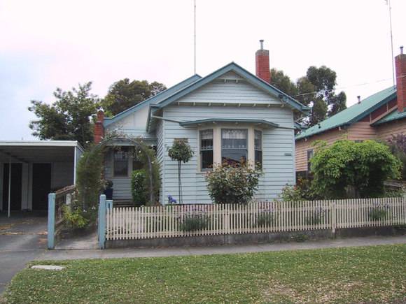 808 Urquhart Street