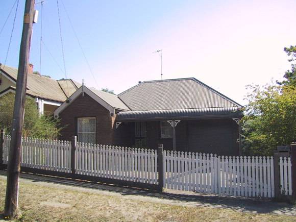 4 Clarendon Street