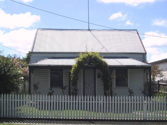413 Talbot Street South