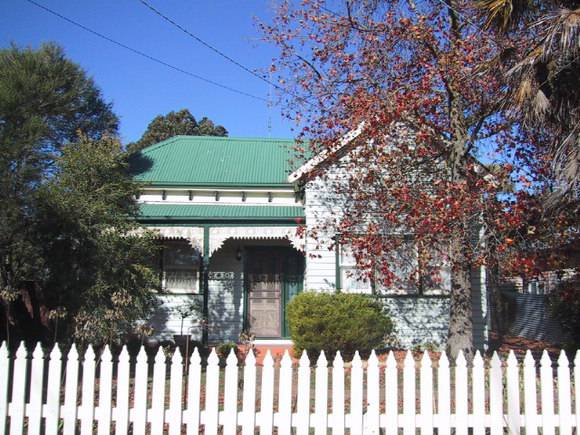 244 Humffray Street North