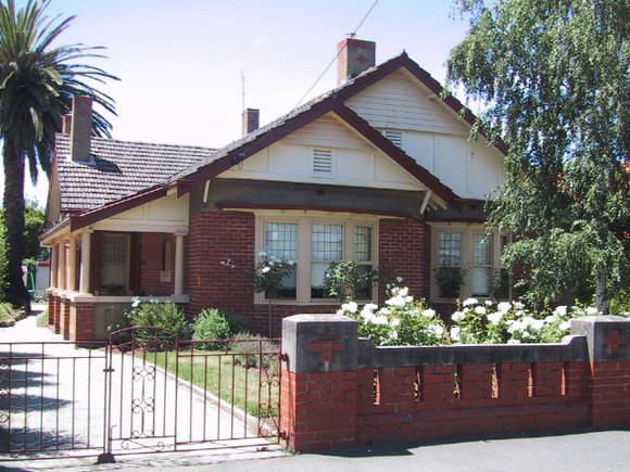7 Errard Street South