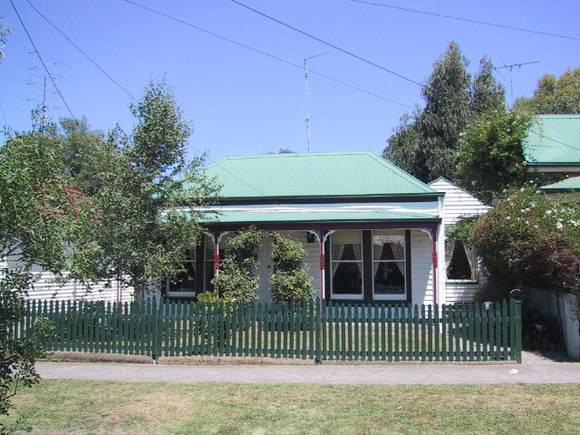 305 Urquhart Street