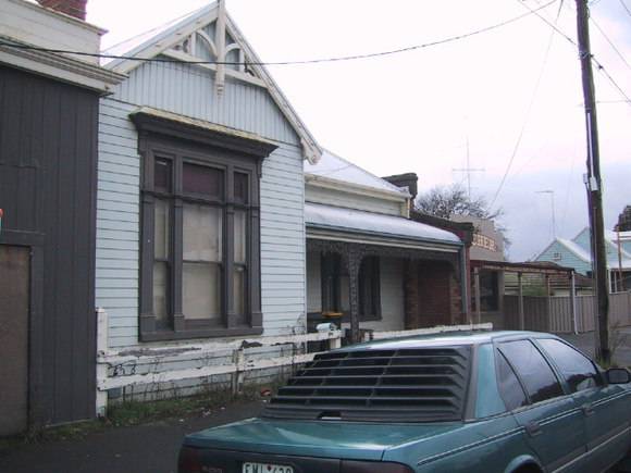 205 Humffray Street North
