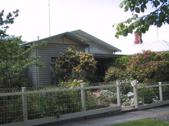 303 Talbot Street South