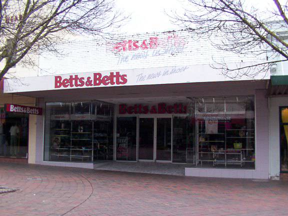 21-23 Bridge Mall