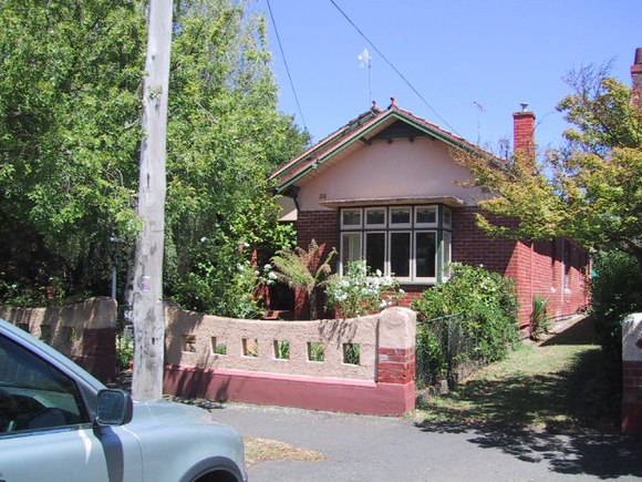 24 Raglan Street South