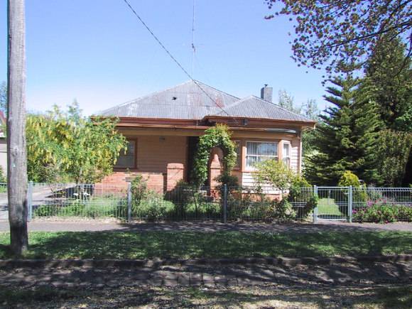512 Talbot Street South