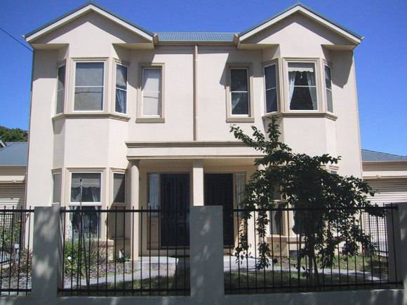 128-126 Drummond Street South