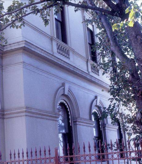 former customs house cnr nelson place and syme st williamstown close up windows she project 2003