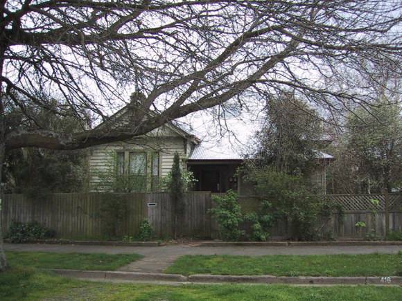 416 Ripon Street South