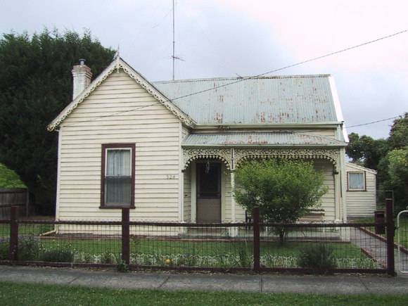 524 Ascot Street South
