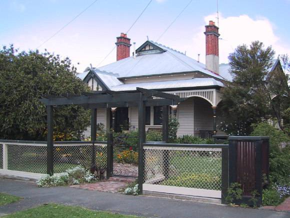 214 Ascot Street South