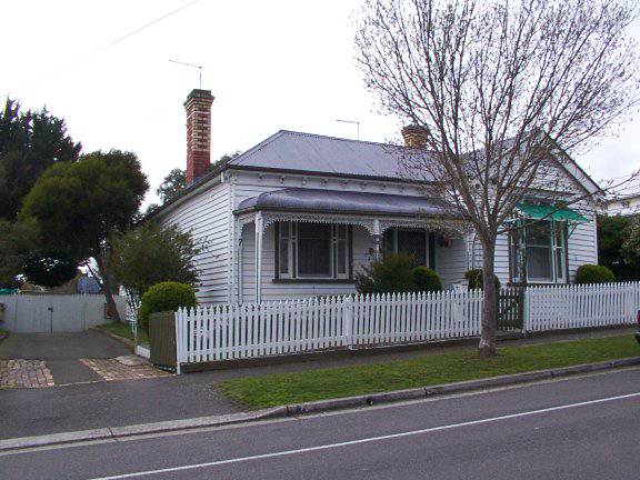 7 Young Street