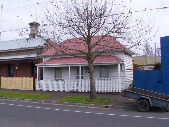 38 Peel Street South