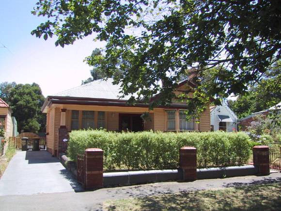 312 Raglan Street South
