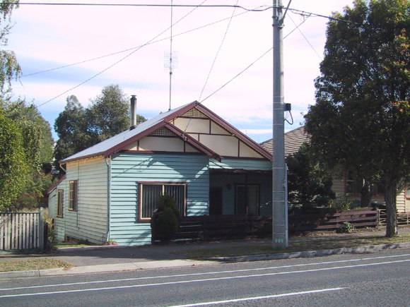 323 Peel Street North