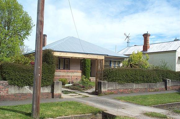 505 Armstrong Street North