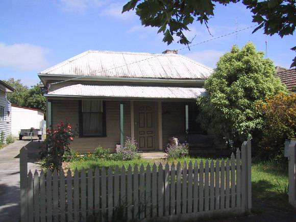 610 Drummond Street South