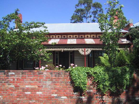 308 Drummond Street South