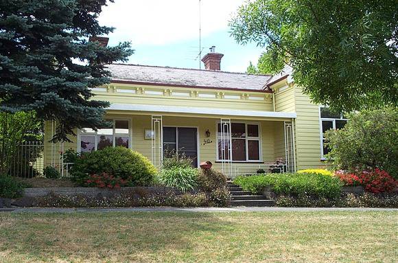 410 Lydiard Street North