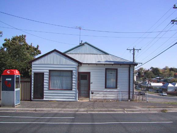 421 Peel Street North