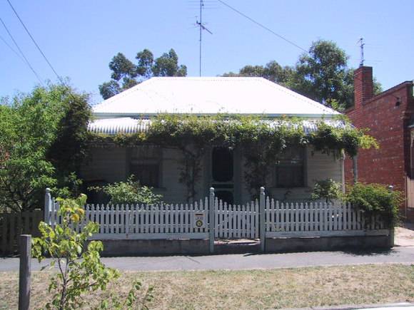 308 Raglan Street South