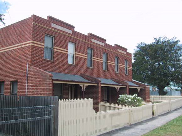 421-425 Drummond Street South