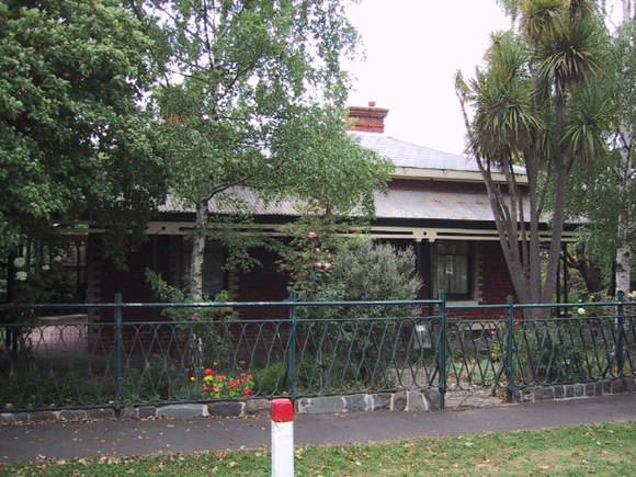 315 Drummond Street South