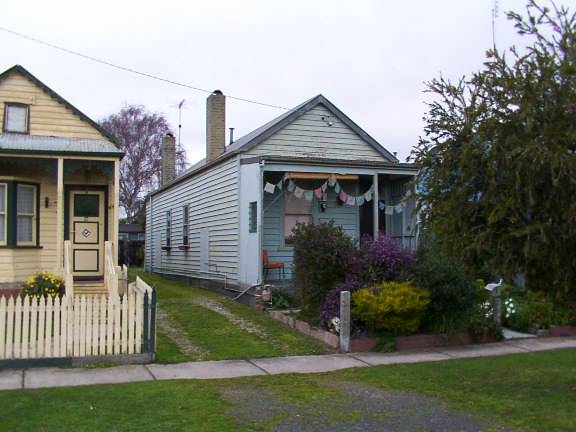19 Anderson Street East