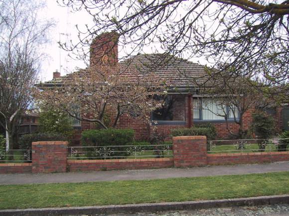 616 Ripon Street South