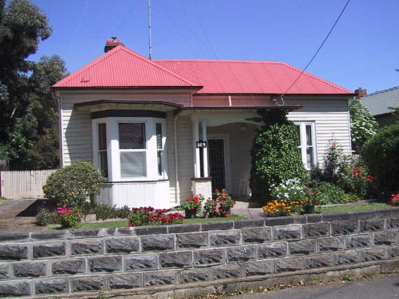 124 Drummond Street South