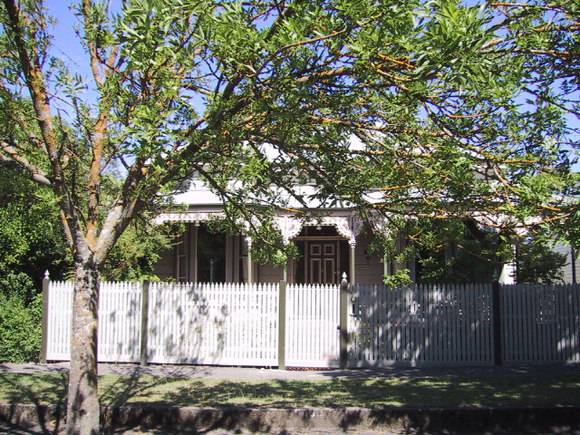 130 Raglan Street South