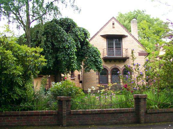 5 Russell Street